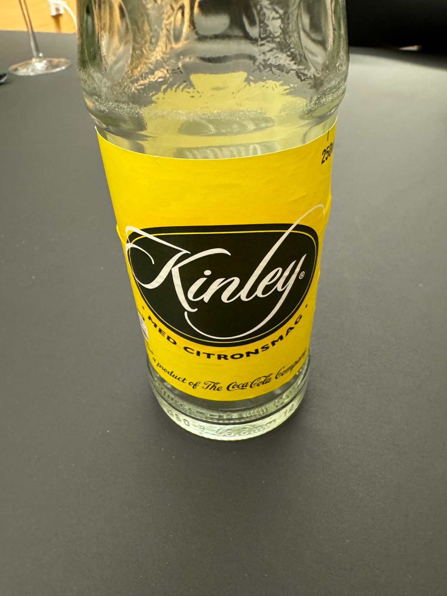 Kinley med citronsmag Med citronsmag